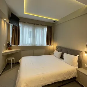 Ladadika Luxury Apartment